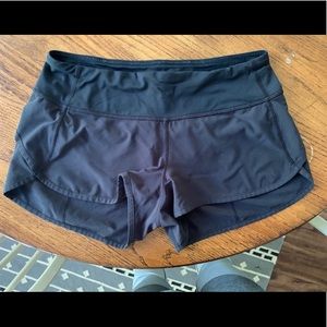 Black Lululemon Speed Up Shorts Size 6